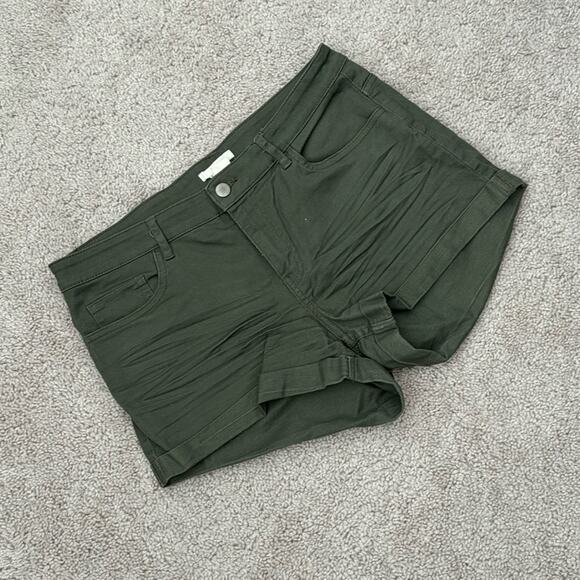 H&M Pants - H&M Army Green Stretch Cuffed Shorts Women's 10
